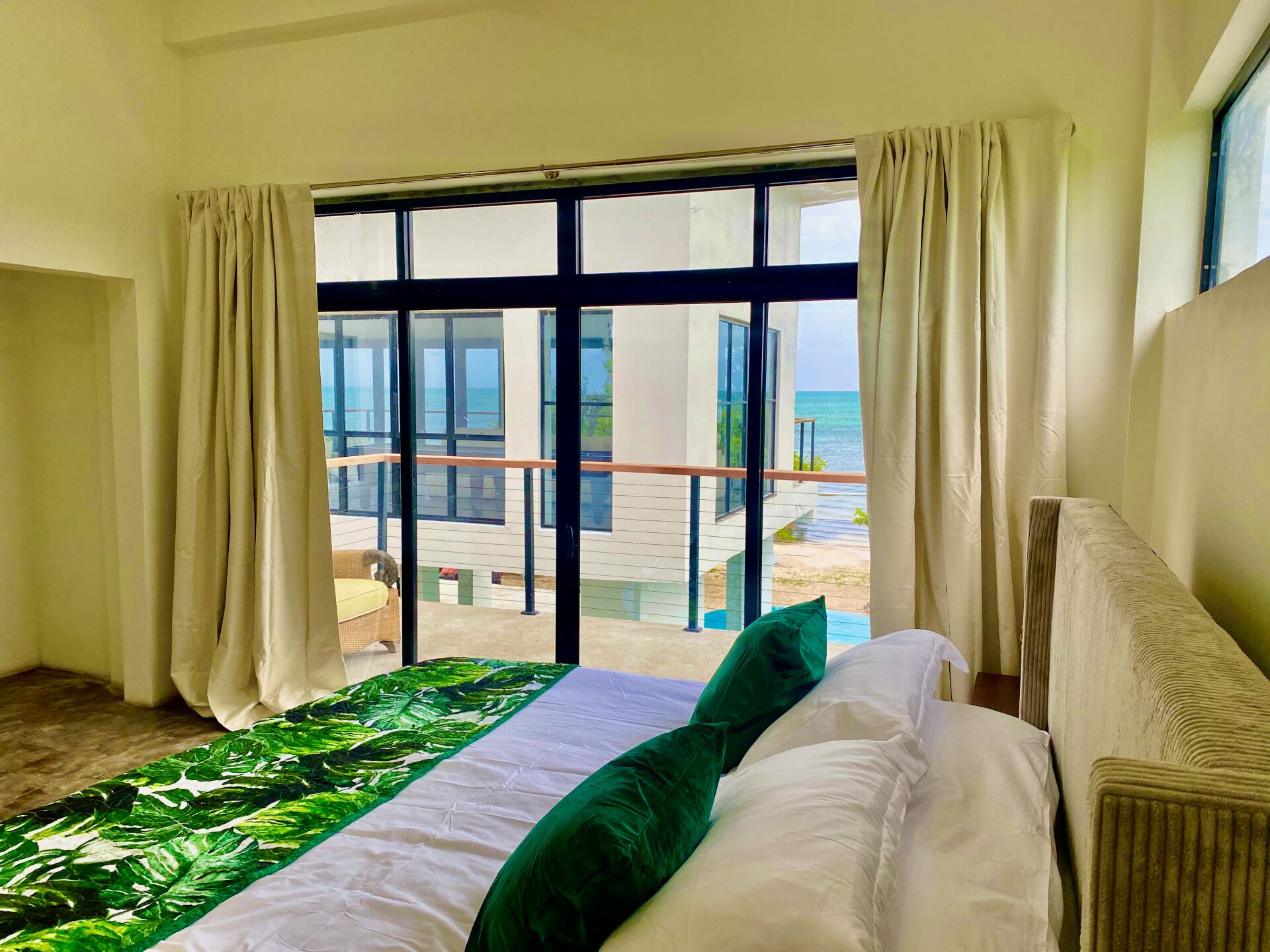 5 slaapkamers, een strijkplank/strijkijzer, reisbedje, gratis wifi