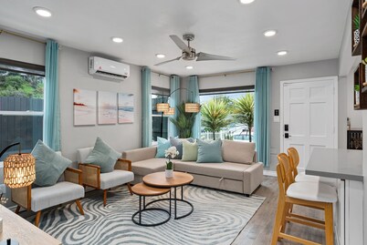 Traveler's Dream Retreat: Cozy home w/Private Pool