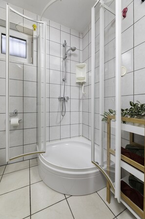 Bruser, bidet, håndklæder, Sæbe