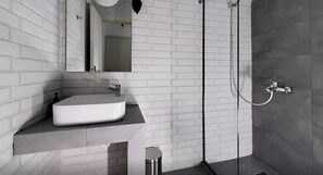 Handtücher, Seife, Toilettenpapier