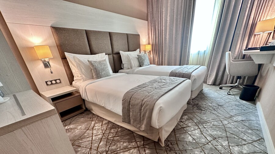 2H Hotel