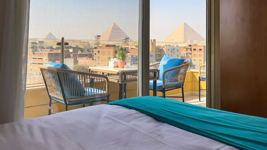 Diamonds Pyramids View INN