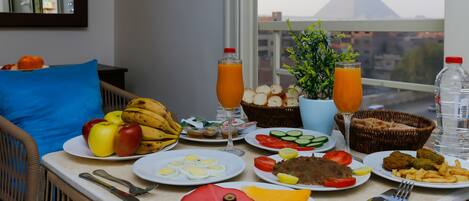 Free daily continental breakfast