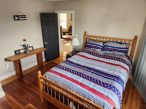 3 habitaciones, escritorio, tabla de planchar con plancha y wifi