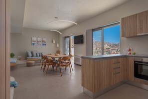 Grand Apartment, Private Pool | Private kitchen