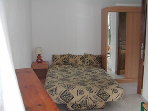 2 bedrooms, iron/ironing board, bed sheets - Corse Village Typique 8 km mer vue sur la Plaine Orientale 5km du Parc Régional (vescovato)