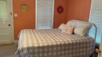 3 bedrooms, in-room safe, iron/ironing board, free WiFi