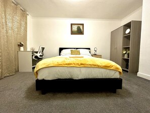 1 quarto, ferros/tábuas de passar roupa, Wi-Fi, roupa de cama