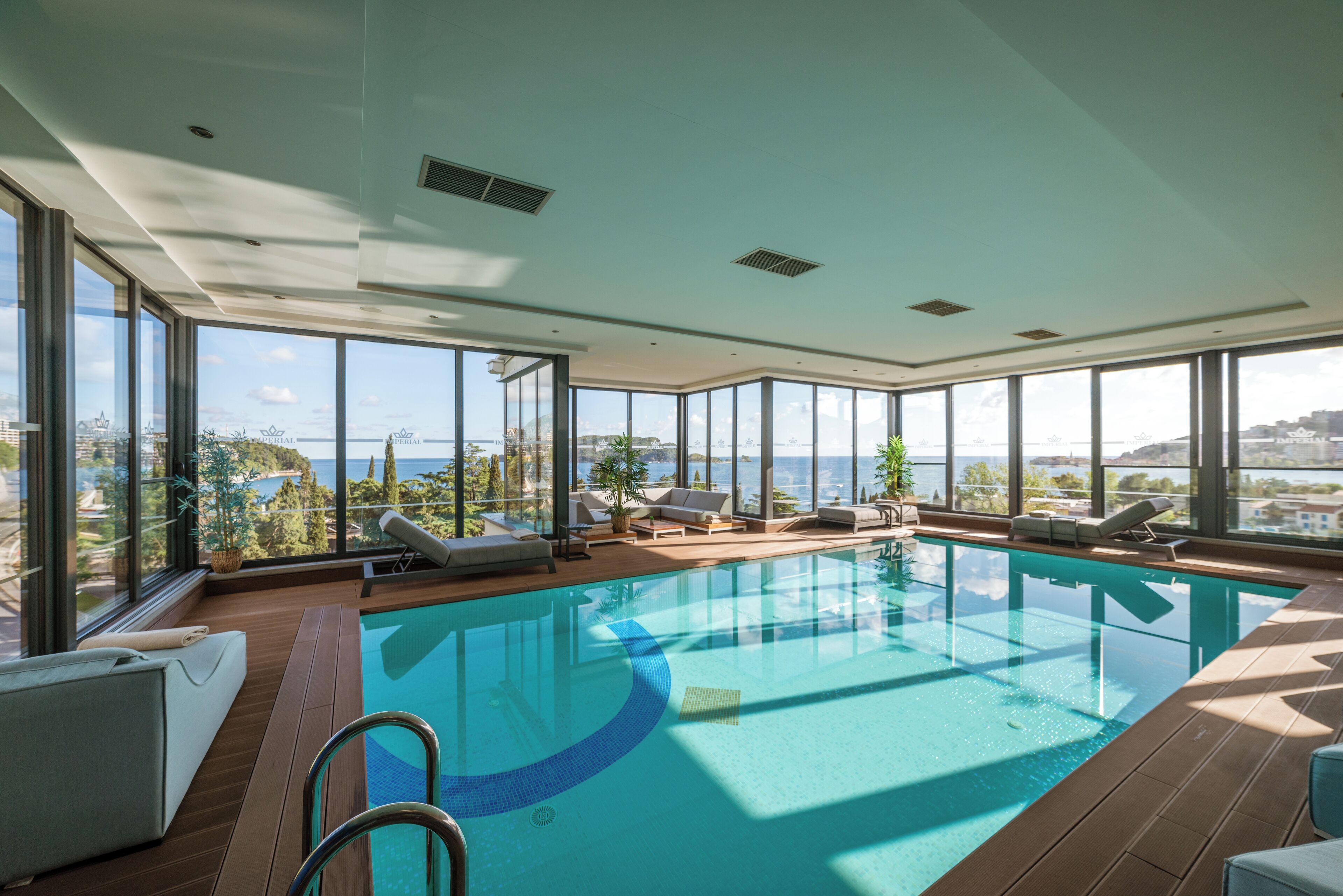 Hồ bơi trong nhà 