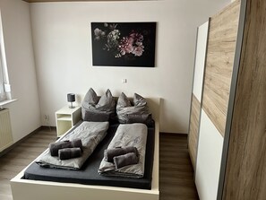1 Schlafzimmer, Bügeleisen/Bügelbrett, kostenloses WLAN, Bettwäsche