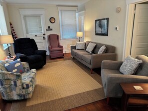 Smart TV - 1st-floor, 4-bedroom home, 1 block from beach in Ocean City, NJ (Ocean City)