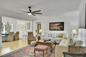 Smart TV, fireplace, computer monitors