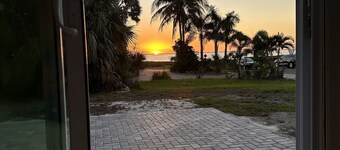 🌴 Peaceful Sarasota Home with Patio, 2BR, 2BA Near Lido Beach & Downtown
