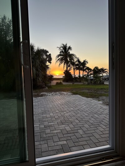 🌴 Peaceful Sarasota Home with Patio, 2BR, 2BA Near Lido Beach & Downtown