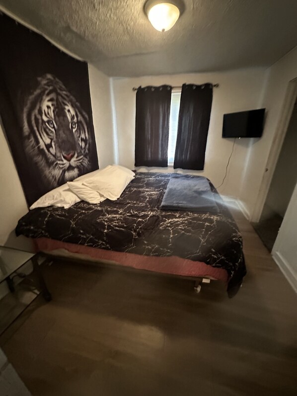 5 bedrooms, iron/ironing board, travel cot, WiFi - Mark twain Great for small gatherings  5-bedroom house with WiFi  420 friendly  (Detroit)