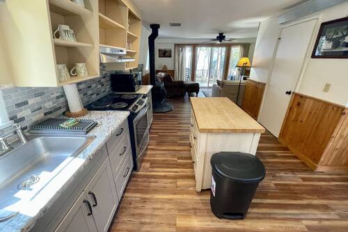 House | Private kitchen | Full-sized fridge, microwave, oven, stovetop