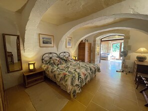 Room - Tranquility (Għasri)