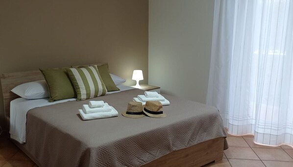 1 Schlafzimmer, Bügeleisen/Bügelbrett, Bettwäsche