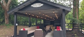 Spacious 5-bedroom Farmhouse and Tiny House Combo close to Atlanta