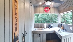 Microonde, forno, piano cottura, lavastoviglie