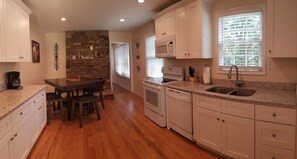 Microonde, forno, piano cottura, lavastoviglie