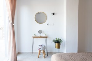2 Schlafzimmer, Schreibtisch, Bügeleisen/Bügelbrett, kostenloses WLAN