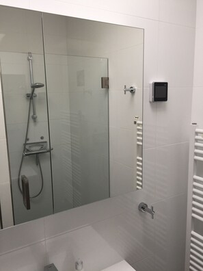 Shower, hair dryer - Wunderschönes Ferienhaus für 4 Personen in Ruhiger Lage Nahe dem Strand (Oostkapelle)