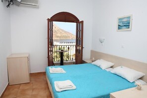 In-room safe, blackout curtains, free WiFi - Vouros Palace (Kalymnos)