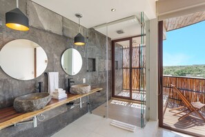 Hårføner, håndklær, såpe og sjampo