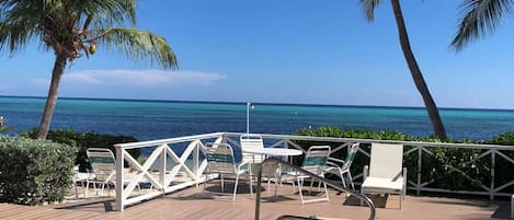 2 outdoor pools, free cabanas, pool umbrellas