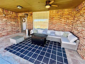 Terrace/patio - Family friendly home in Elgin
15 min from Fort Sill  (Elgin)