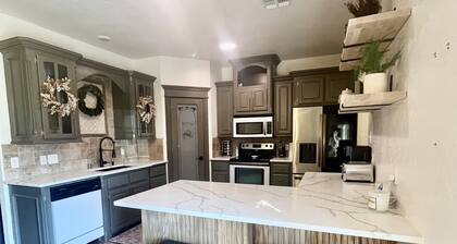 Family friendly home in Elgin
15 min from Fort Sill