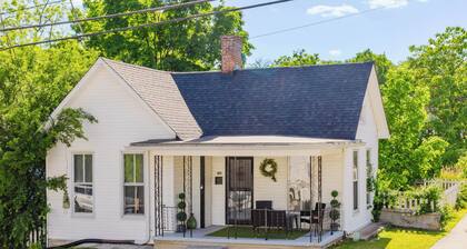 2bd 2bath, Bourbon Trail Cottage Fenced Yard