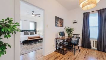 2 bedrooms, desk, iron/ironing board, free WiFi