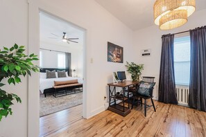 2 bedrooms, desk, iron/ironing board, free WiFi - 2bd 2bath, Bourbon Trail Cottage Fenced Yard (Frankfort)