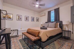 2 bedrooms, desk, iron/ironing board, free WiFi