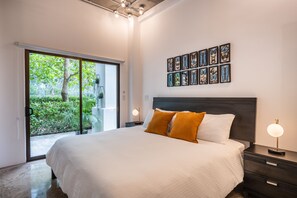 2 bedrooms, iron/ironing board, travel crib, free WiFi