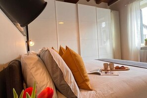 1 bedroom, iron/ironing board, WiFi, bed sheets - House of Milo. Five minutes from the center of beautiful Cernobbio (Cernobbio)