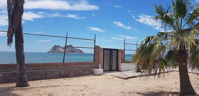 Big house in Bahia de Kino in front of the ocean