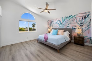 4 bedrooms, desk, iron/ironing board, free WiFi - Close to Coachella, Pool/Hot Tub, Games, Firepit (Indio)