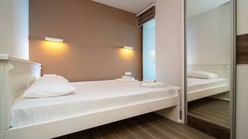 Deluxe Apartment (AP4) | Memory foam beds, individually decorated, individually furnished