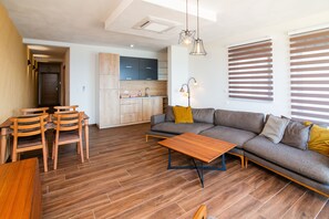 Deluxe Apartment (AP5) | In-room dining - Sunset Bay Apartments (Utjeha)