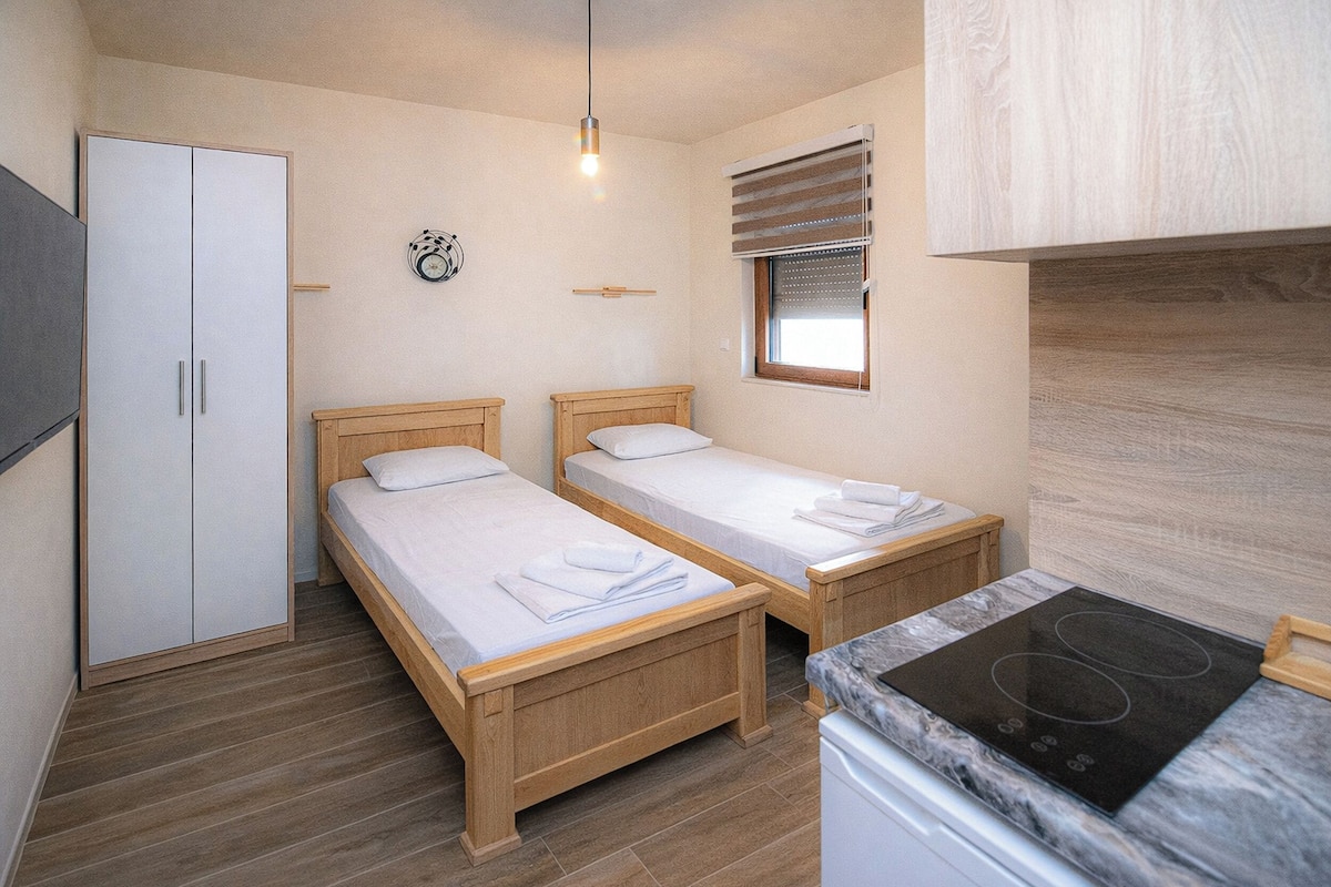 Classic Studio (AP6) | Memory foam beds, soundproofing, cribs (free), WiFi (free)