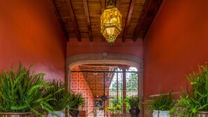 Hallway - LA CASA B & B (Patzcuaro)