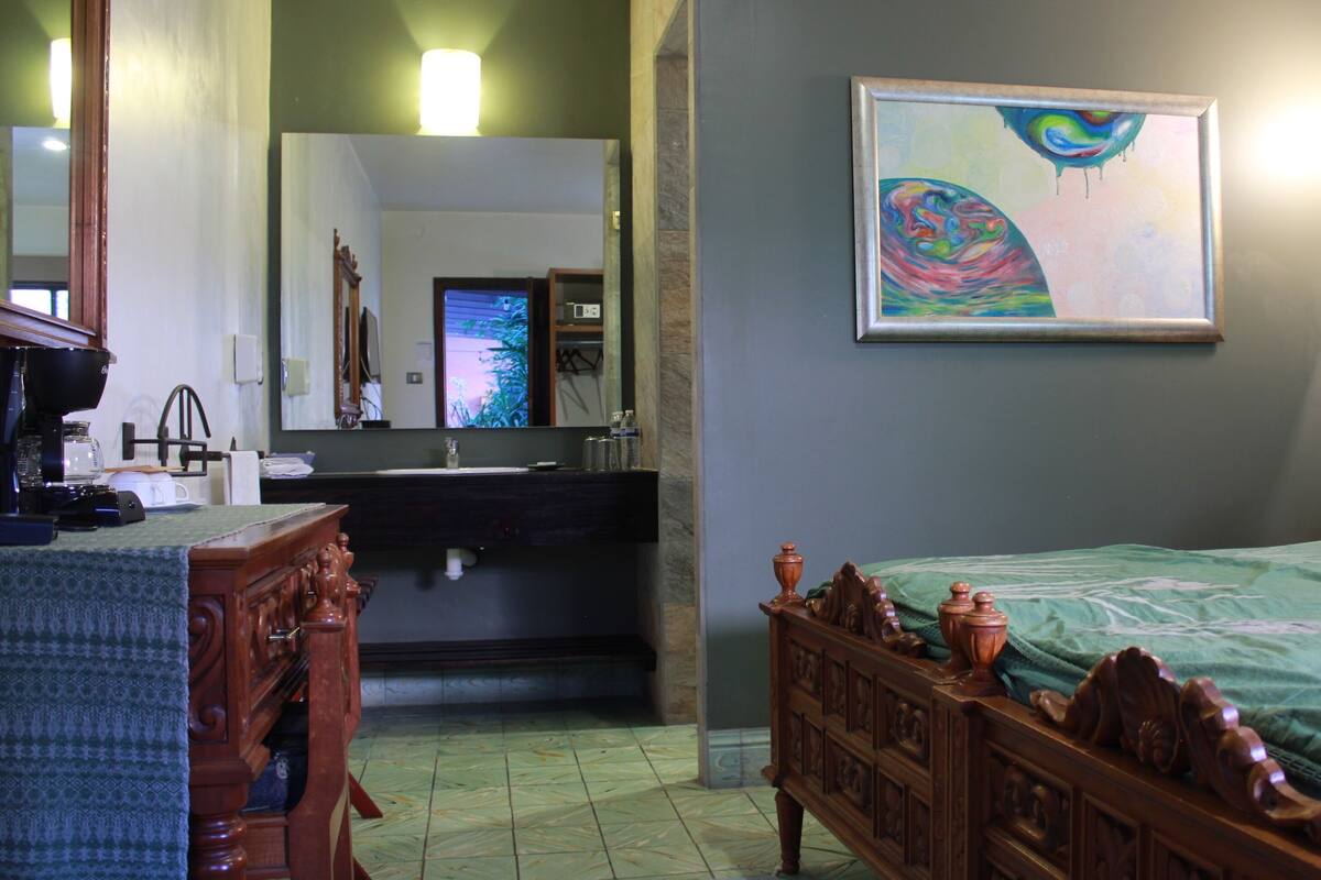 Classic Double Room | In-room safe, WiFi (free)