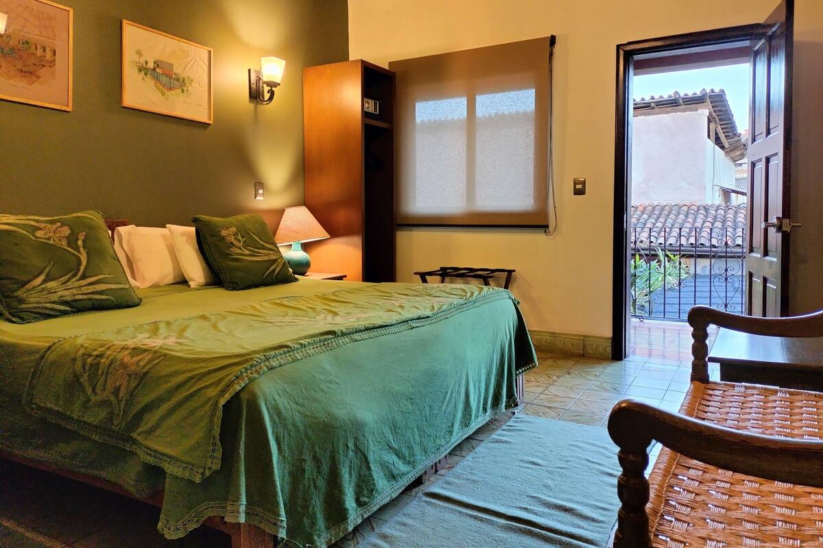 Classic Double Room | In-room safe, WiFi (free)