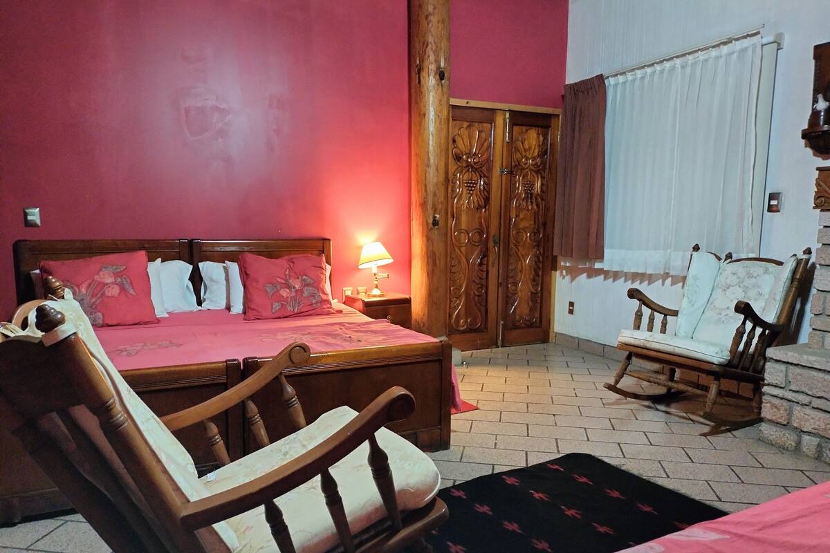 Basic Bungalow | In-room safe, WiFi (free)