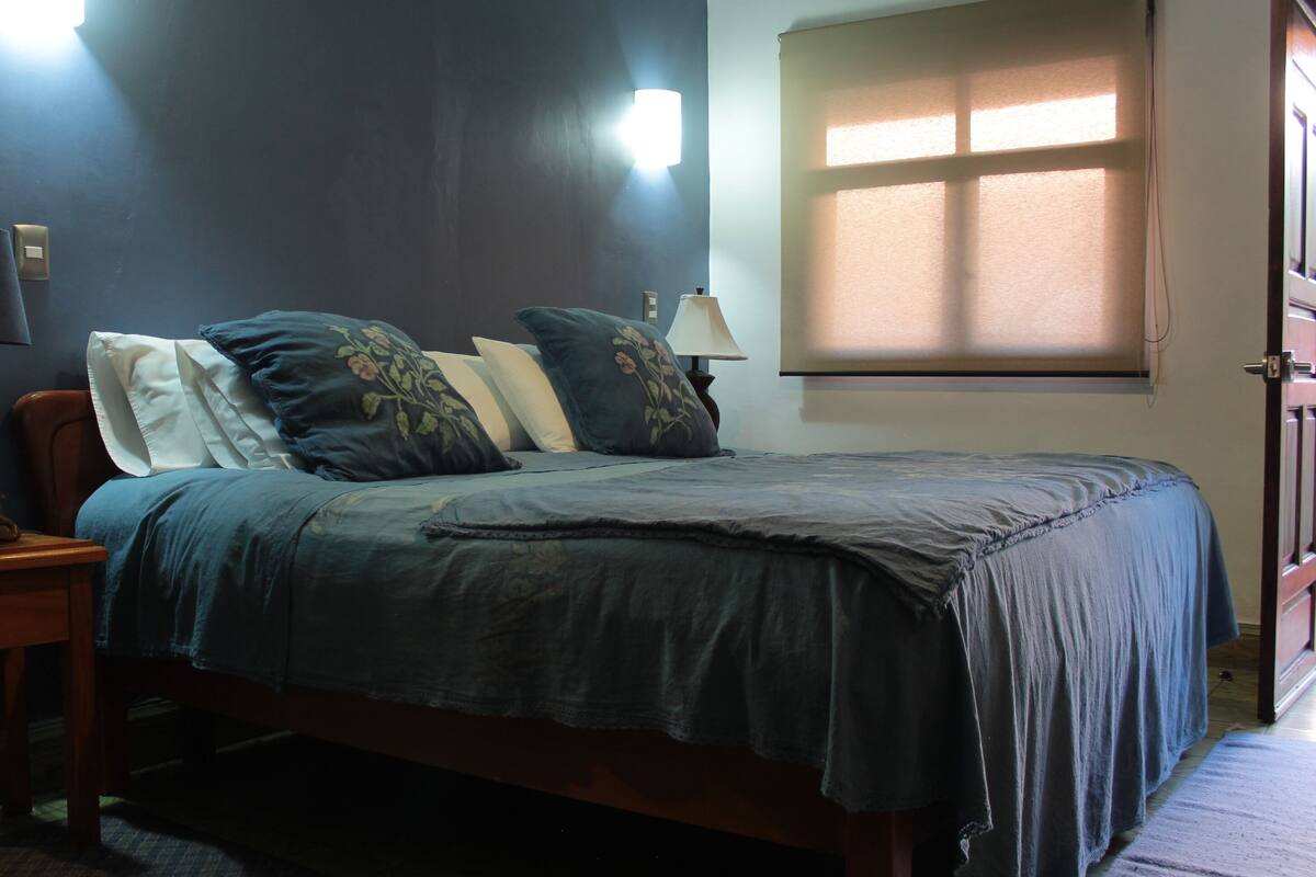 Classic Double Room | In-room dining
