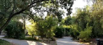 Private Pool Guesthouse for up to 6 on Secluded & Private Gated 3.25 acre Estate