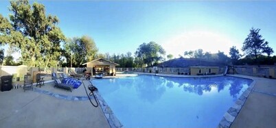 Private Pool Guesthouse for up to 6 on Secluded & Private Gated 3.25 acre Estate